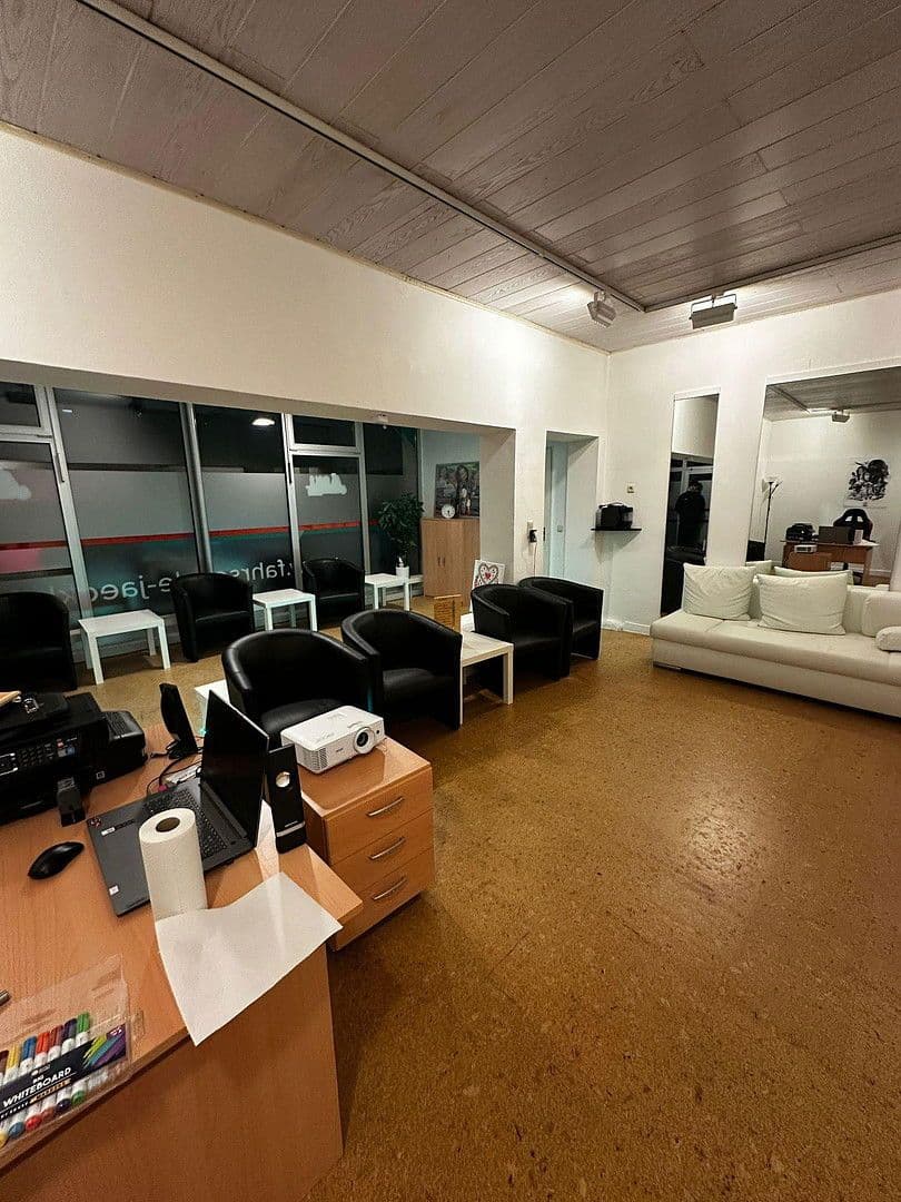 Predaj domu 482 m², pozemek 780 m², Uhlandstraße 8, Sulzbach-Rosenberg, Bavorsko Predaj domu 482 m², pozemek 780 m², Uhlandstraße 8, Sulzbach-Rosenberg, Bavorsko