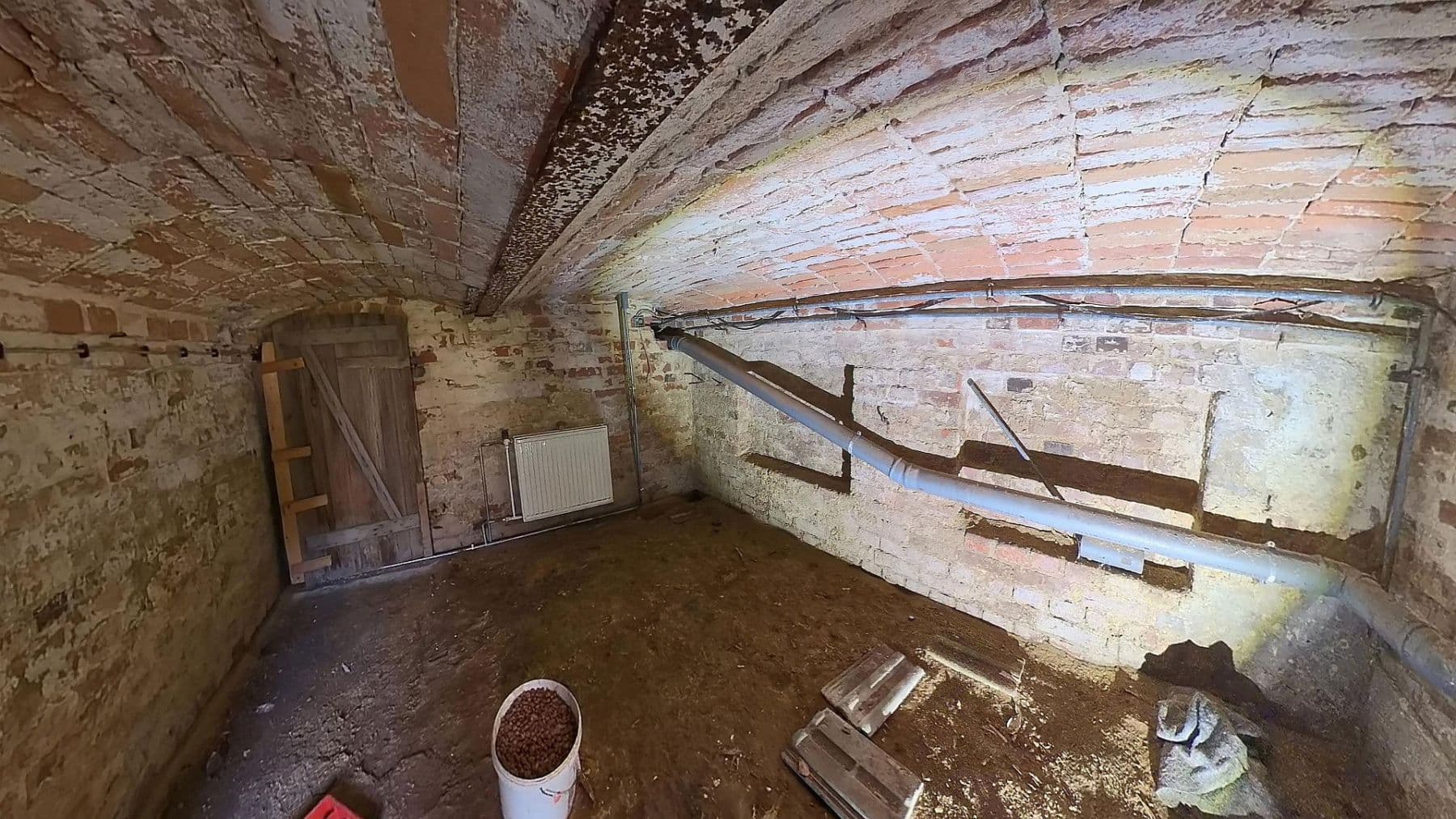 Predaj domu 93 m², pozemek 1.012 m², Briesniger Hauptstr. 28, Forst (Lausitz) - Baršć, Brandenbursko Predaj domu 93 m², pozemek 1.012 m², Briesniger Hauptstr. 28, Forst (Lausitz) - Baršć, Brandenbursko