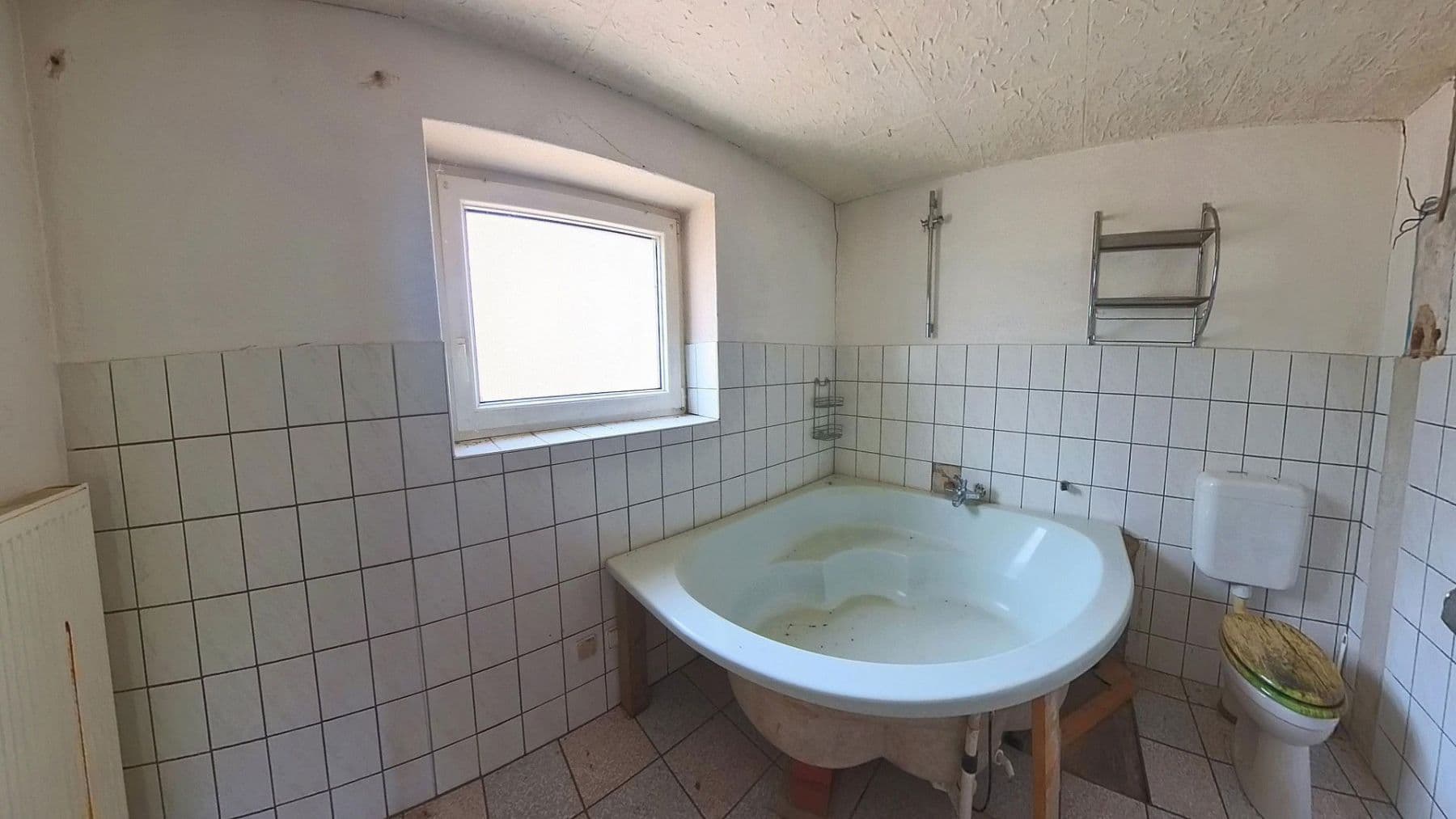 Predaj domu 93 m², pozemek 1.012 m², Briesniger Hauptstr. 28, Forst (Lausitz) - Baršć, Brandenbursko Predaj domu 93 m², pozemek 1.012 m², Briesniger Hauptstr. 28, Forst (Lausitz) - Baršć, Brandenbursko