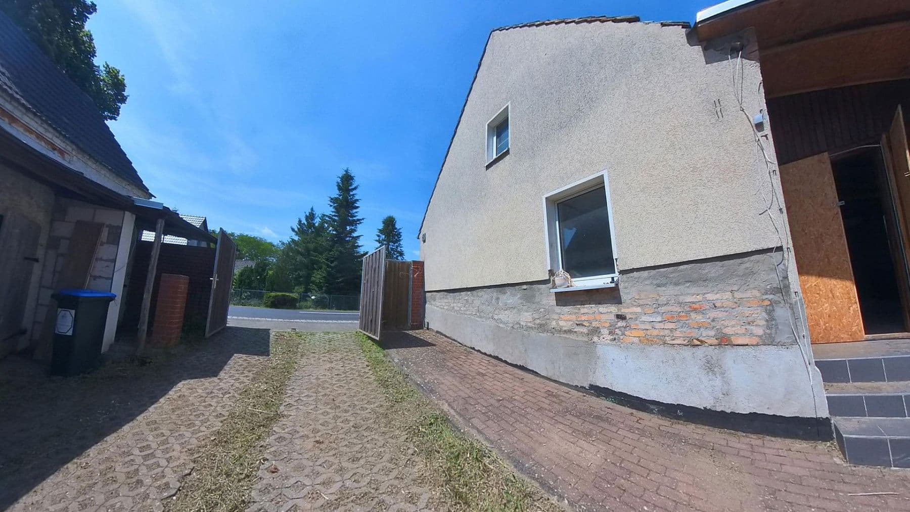 Predaj domu 93 m², pozemek 1.012 m², Briesniger Hauptstr. 28, Forst (Lausitz) - Baršć, Brandenbursko Predaj domu 93 m², pozemek 1.012 m², Briesniger Hauptstr. 28, Forst (Lausitz) - Baršć, Brandenbursko