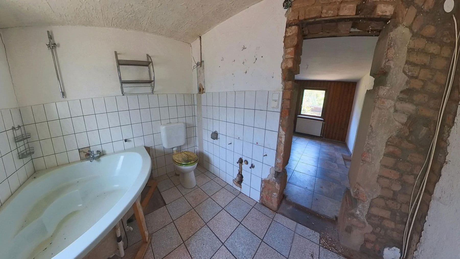 Predaj domu 93 m², pozemek 1.012 m², Briesniger Hauptstr. 28, Forst (Lausitz) - Baršć, Brandenbursko Predaj domu 93 m², pozemek 1.012 m², Briesniger Hauptstr. 28, Forst (Lausitz) - Baršć, Brandenbursko