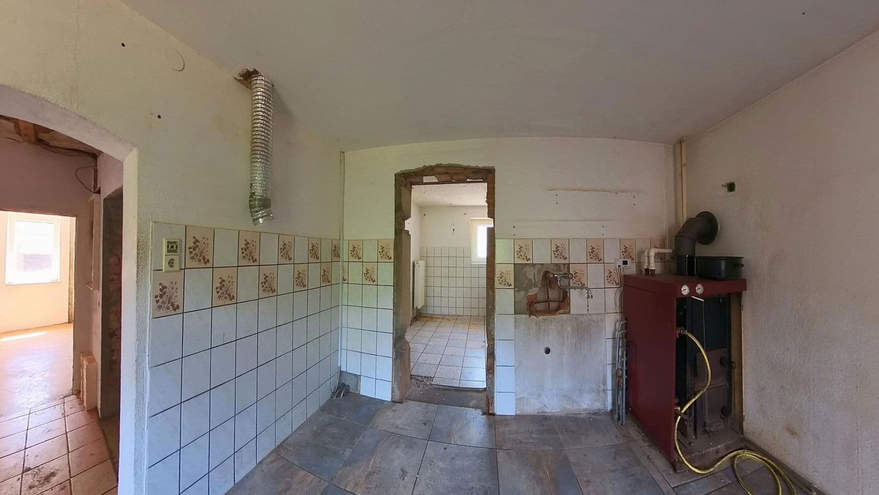 Predaj domu 93 m², pozemek 1.012 m², Briesniger Hauptstr. 28, Forst (Lausitz) - Baršć, Brandenbursko Predaj domu 93 m², pozemek 1.012 m², Briesniger Hauptstr. 28, Forst (Lausitz) - Baršć, Brandenbursko