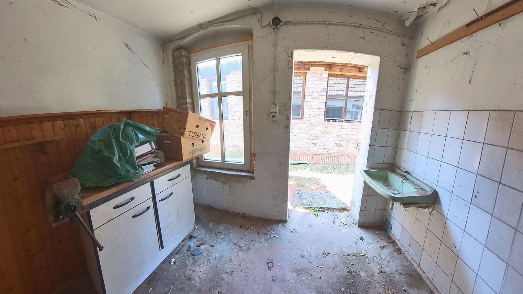 Predaj domu 93 m², pozemek 1.012 m², Briesniger Hauptstr. 28, Forst (Lausitz) - Baršć, Brandenbursko Predaj domu 93 m², pozemek 1.012 m², Briesniger Hauptstr. 28, Forst (Lausitz) - Baršć, Brandenbursko