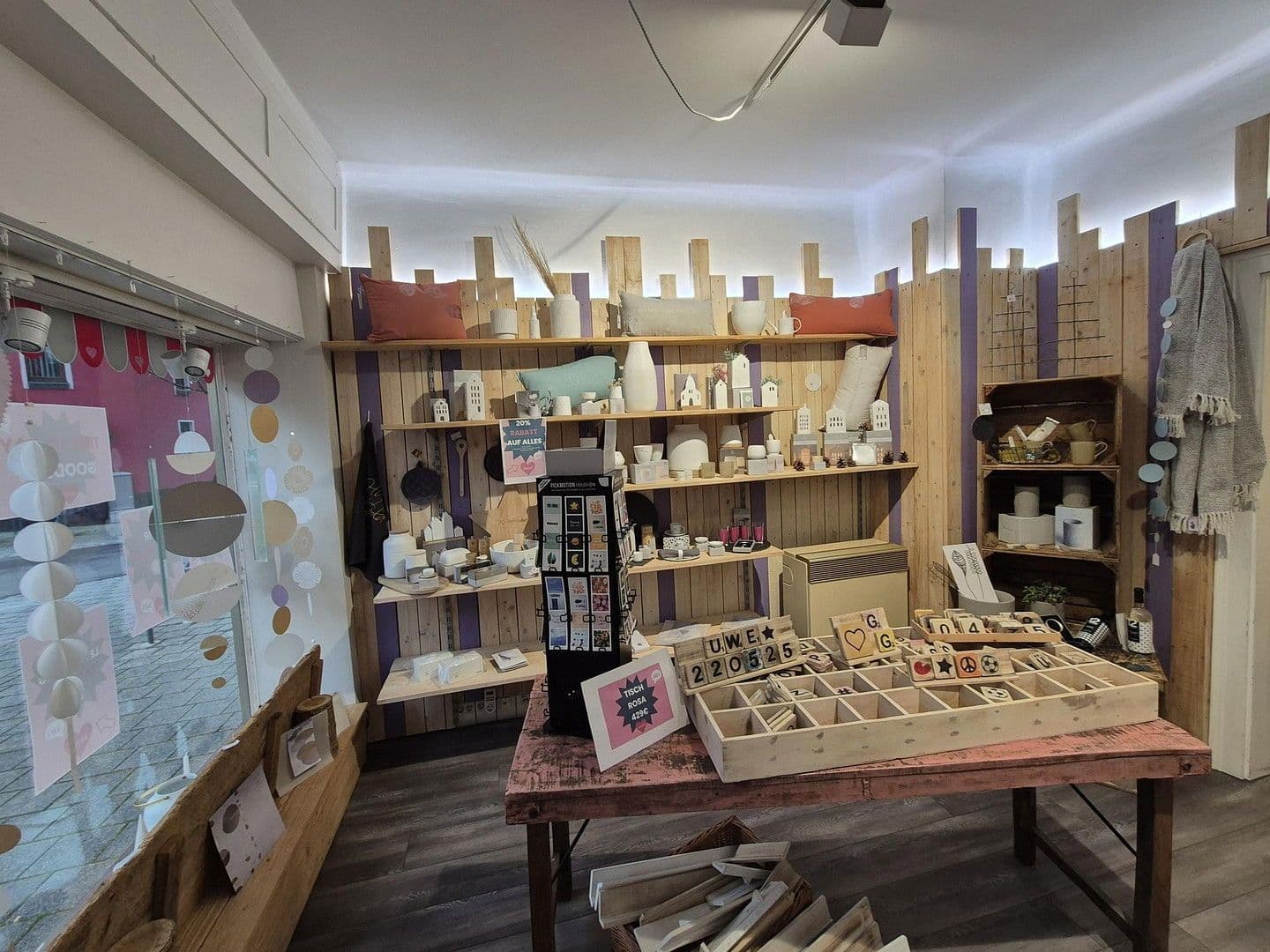 Prenájom nebytového priestoru 35 m², Staigerstr. 21, Stuttgart, Bádensko-Wurttembersko Prenájom nebytového priestoru 35 m², Staigerstr. 21, Stuttgart, Bádensko-Wurttembersko