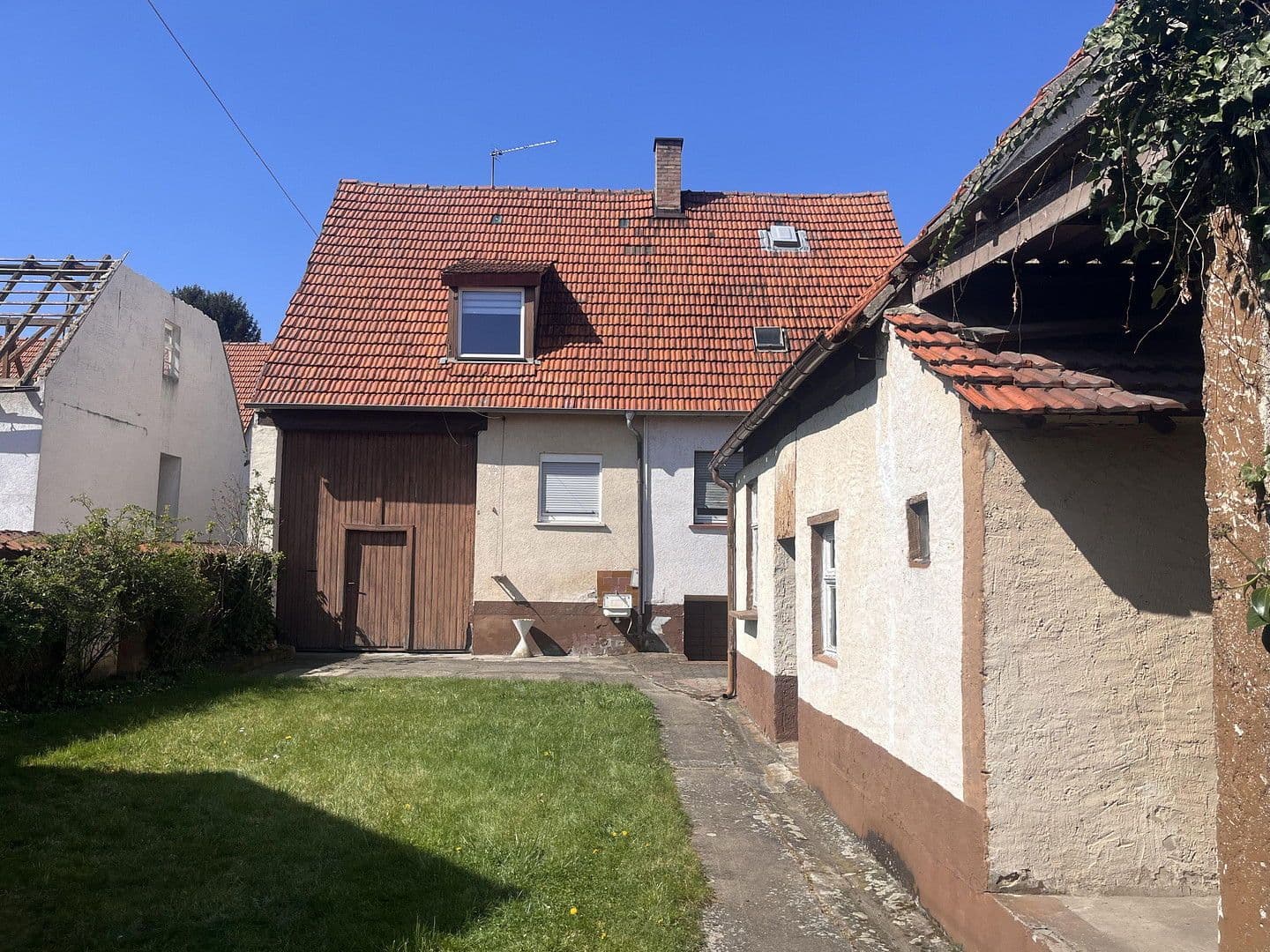 Predaj domu 120 m², pozemek 600 m², Hambrücken, Bádensko-Wurttembersko Predaj domu 120 m², pozemek 600 m², Hambrücken, Bádensko-Wurttembersko