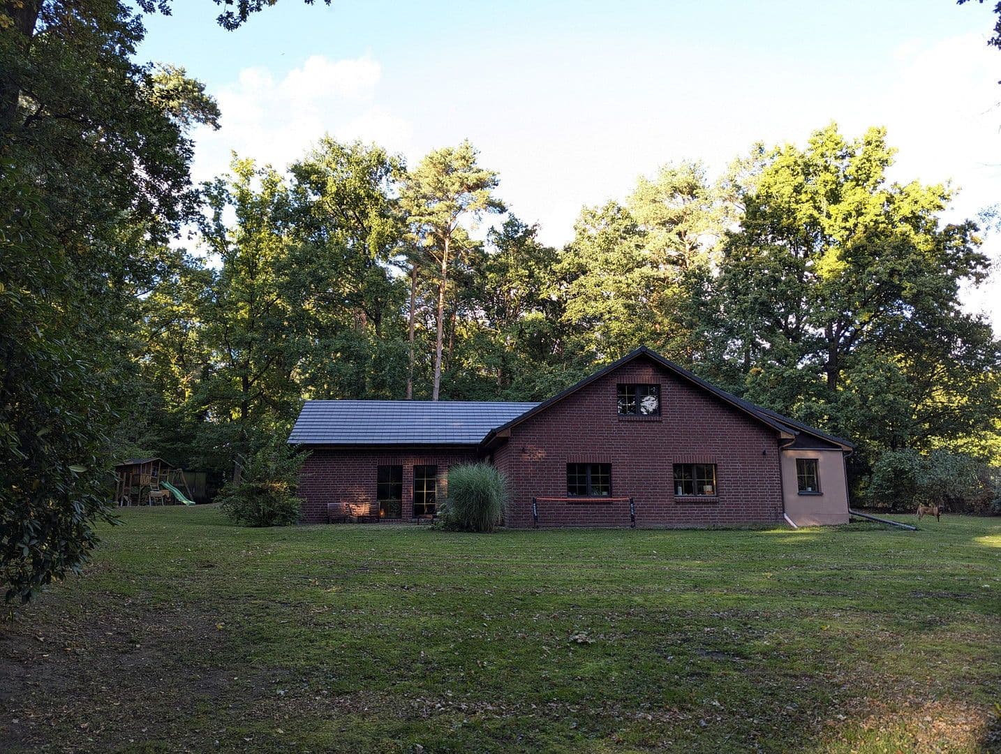 Predaj domu 176 m², pozemek 5.000 m², Schnakenbek, Šlezvicko-Holštajnsko Predaj domu 176 m², pozemek 5.000 m², Schnakenbek, Šlezvicko-Holštajnsko