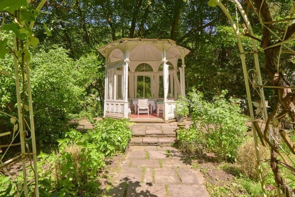 Predaj domu 899 m², pozemek 9.275 m², Hardtstr. 35, Radevormwald, Severné Porýnie - Westfálsko Predaj domu 899 m², pozemek 9.275 m², Hardtstr. 35, Radevormwald, Severné Porýnie - Westfálsko