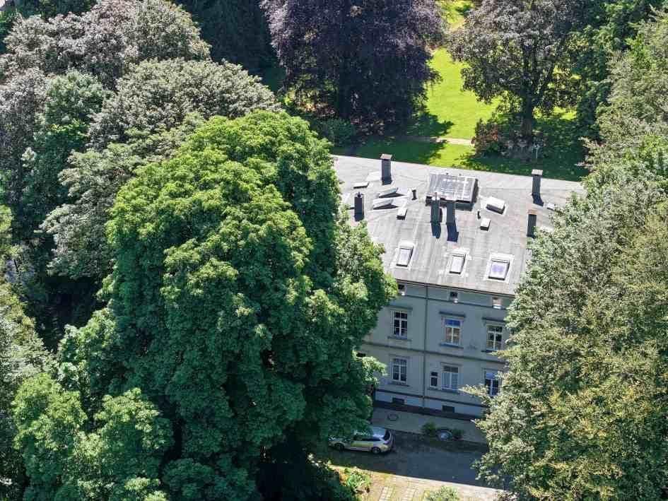 Predaj domu 899 m², pozemek 9.275 m², Hardtstr. 35, Radevormwald, Severné Porýnie - Westfálsko Predaj domu 899 m², pozemek 9.275 m², Hardtstr. 35, Radevormwald, Severné Porýnie - Westfálsko