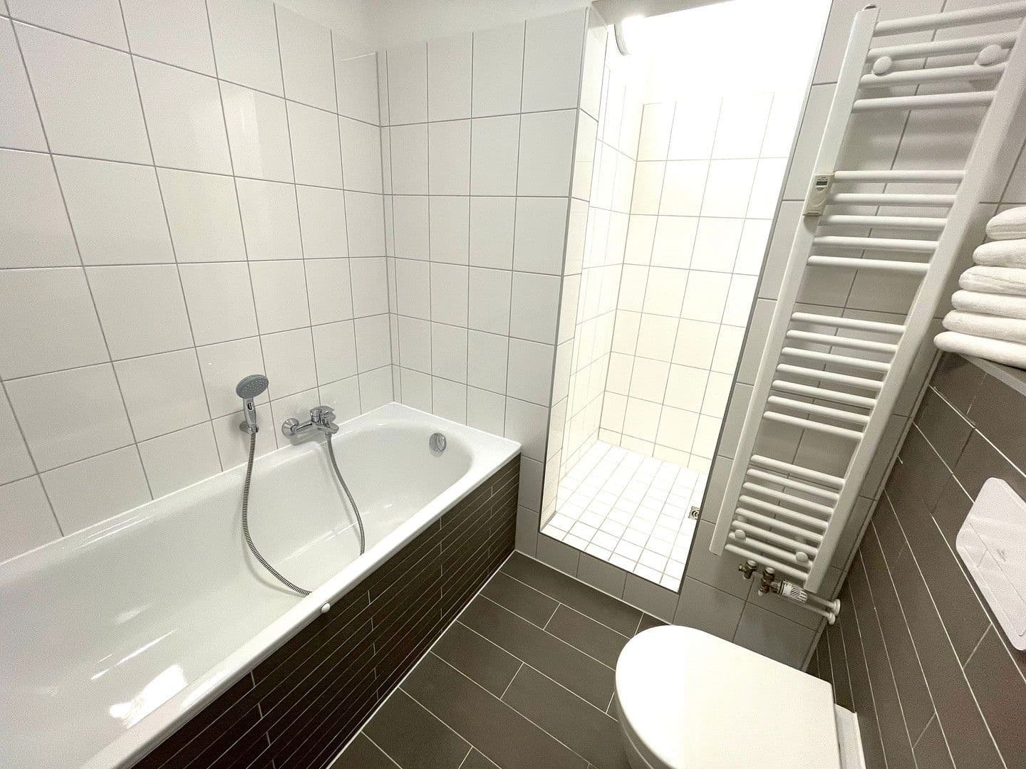 Prenájom bytu 3-izbový 93 m², Jahnring, Hamburg, Hamburg Prenájom bytu 3-izbový 93 m², Jahnring, Hamburg, Hamburg