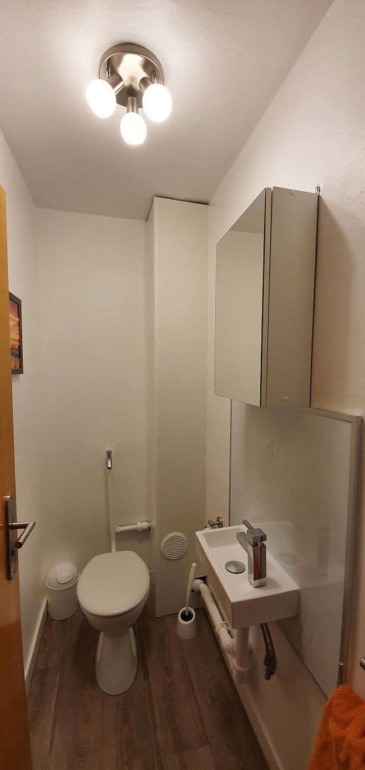 Prenájom bytu 3-izbový 73 m², Mannheim - Innenstadt, Bádensko-Wurttembersko Prenájom bytu 3-izbový 73 m², Mannheim - Innenstadt, Bádensko-Wurttembersko