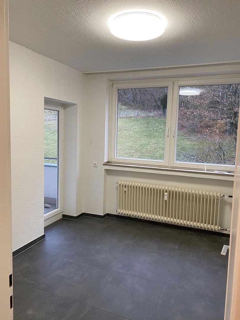 Prenájom bytu 3-izbový 96 m², Virchowstrasse 17, Siegen, Severné Porýnie - Westfálsko Prenájom bytu 3-izbový 96 m², Virchowstrasse 17, Siegen, Severné Porýnie - Westfálsko