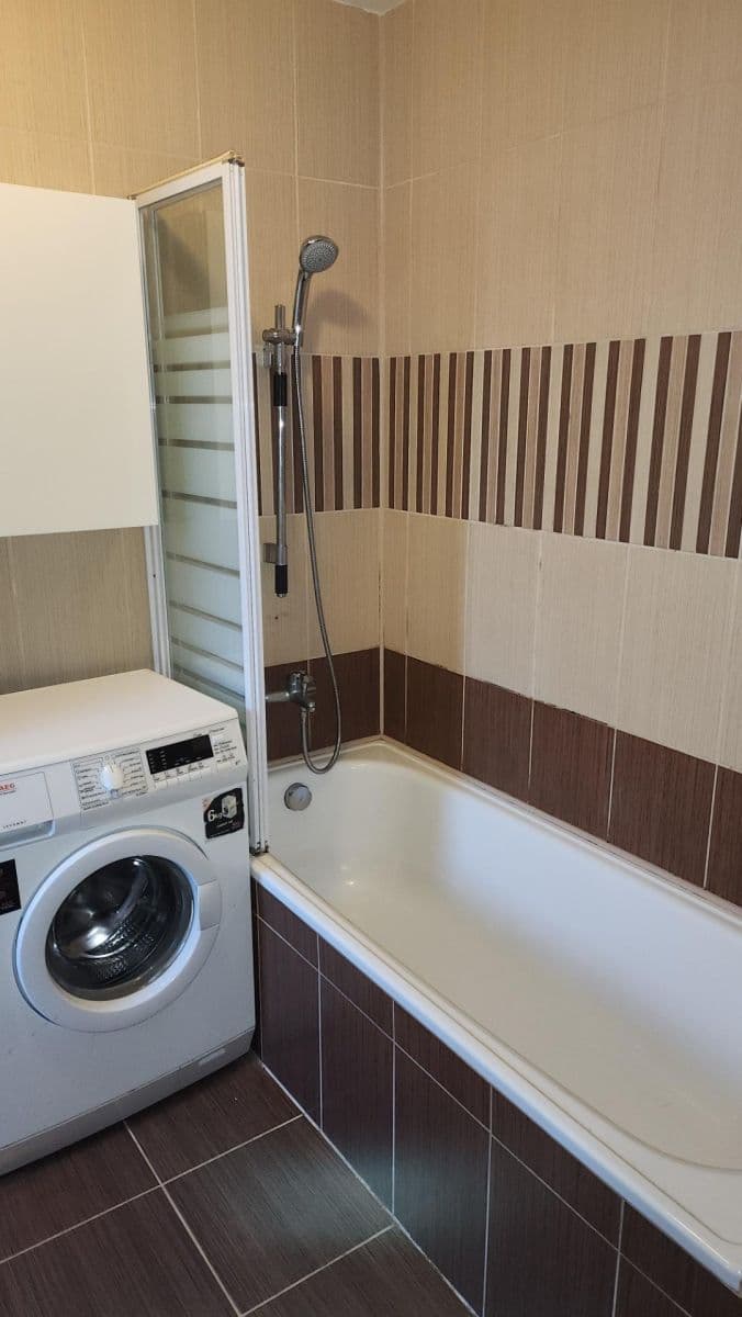 Predaj bytu 2-izbový 56 m², Ivana Olbrachta, Ústí nad Labem, Ústecký kraj Predaj bytu 2-izbový 56 m², Ivana Olbrachta, Ústí nad Labem, Ústecký kraj