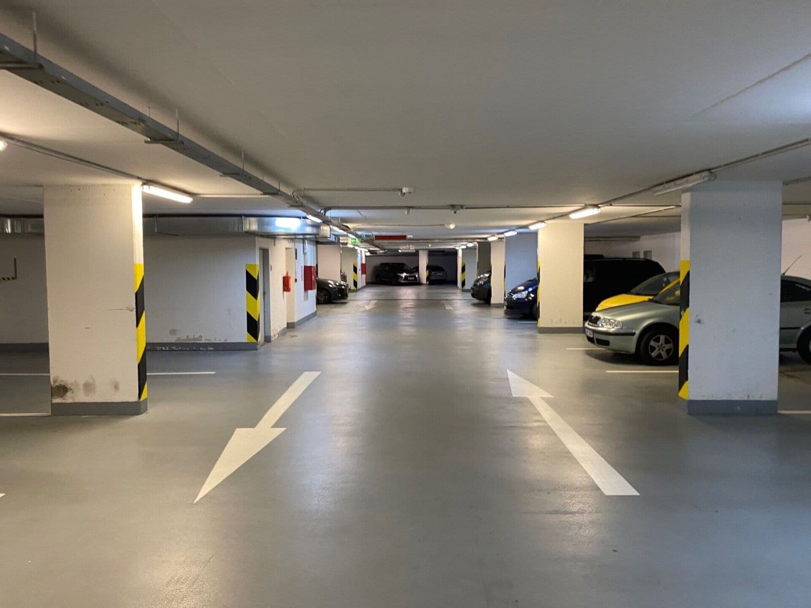 Prenájom garáže 17 m², Bratislavská, Praha, Praha Prenájom garáže 17 m², Bratislavská, Praha, Praha