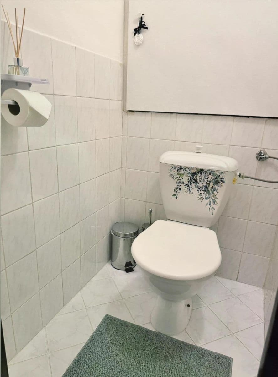 Prenájom bytu 47 m², Bouřilova, Praha, Praha Prenájom bytu 47 m², Bouřilova, Praha, Praha