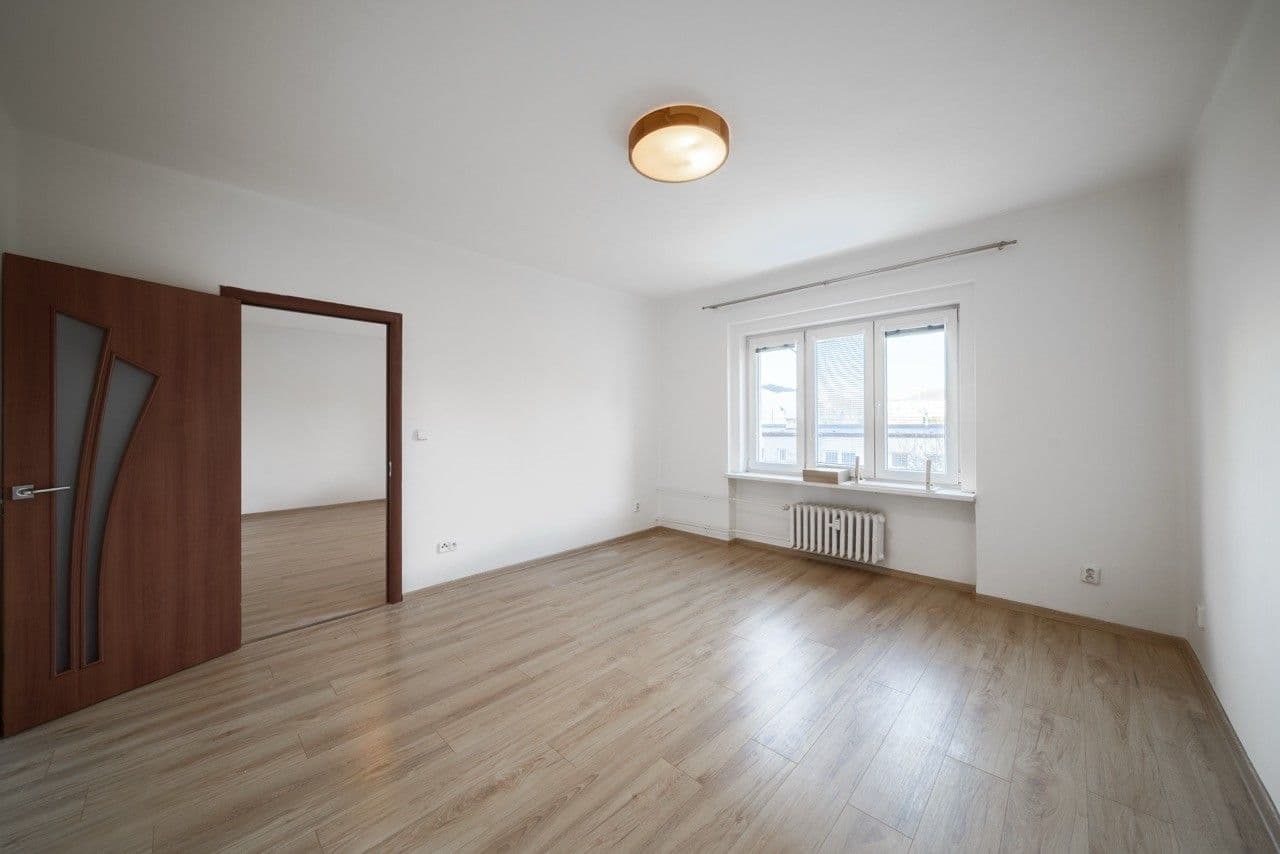 Prenájom bytu 3-izbový 70 m², U Stadiónu, Ústí nad Labem, Ústecký kraj Prenájom bytu 3-izbový 70 m², U Stadiónu, Ústí nad Labem, Ústecký kraj