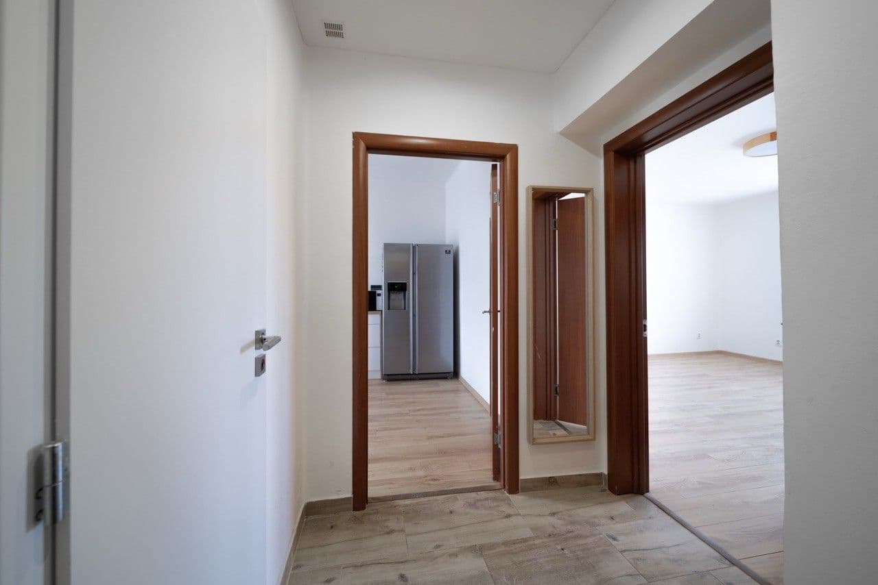 Prenájom bytu 3-izbový 70 m², U Stadiónu, Ústí nad Labem, Ústecký kraj Prenájom bytu 3-izbový 70 m², U Stadiónu, Ústí nad Labem, Ústecký kraj