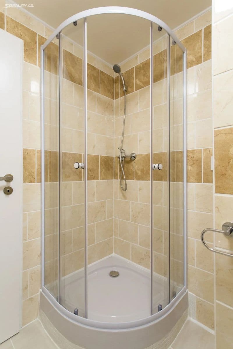 Prenájom bytu 2-izbový 40 m², Rabyňská, Praha, Praha Prenájom bytu 2-izbový 40 m², Rabyňská, Praha, Praha