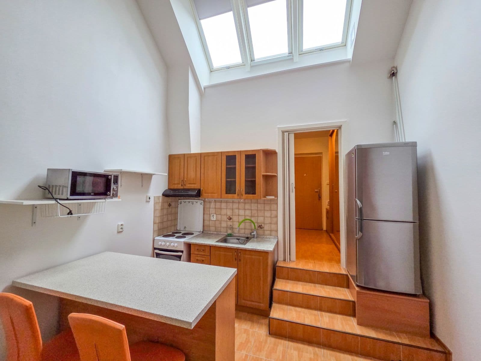 Prenájom bytu Garsoniéra 27 m², Štúrova, Praha, Praha Prenájom bytu Garsoniéra 27 m², Štúrova, Praha, Praha