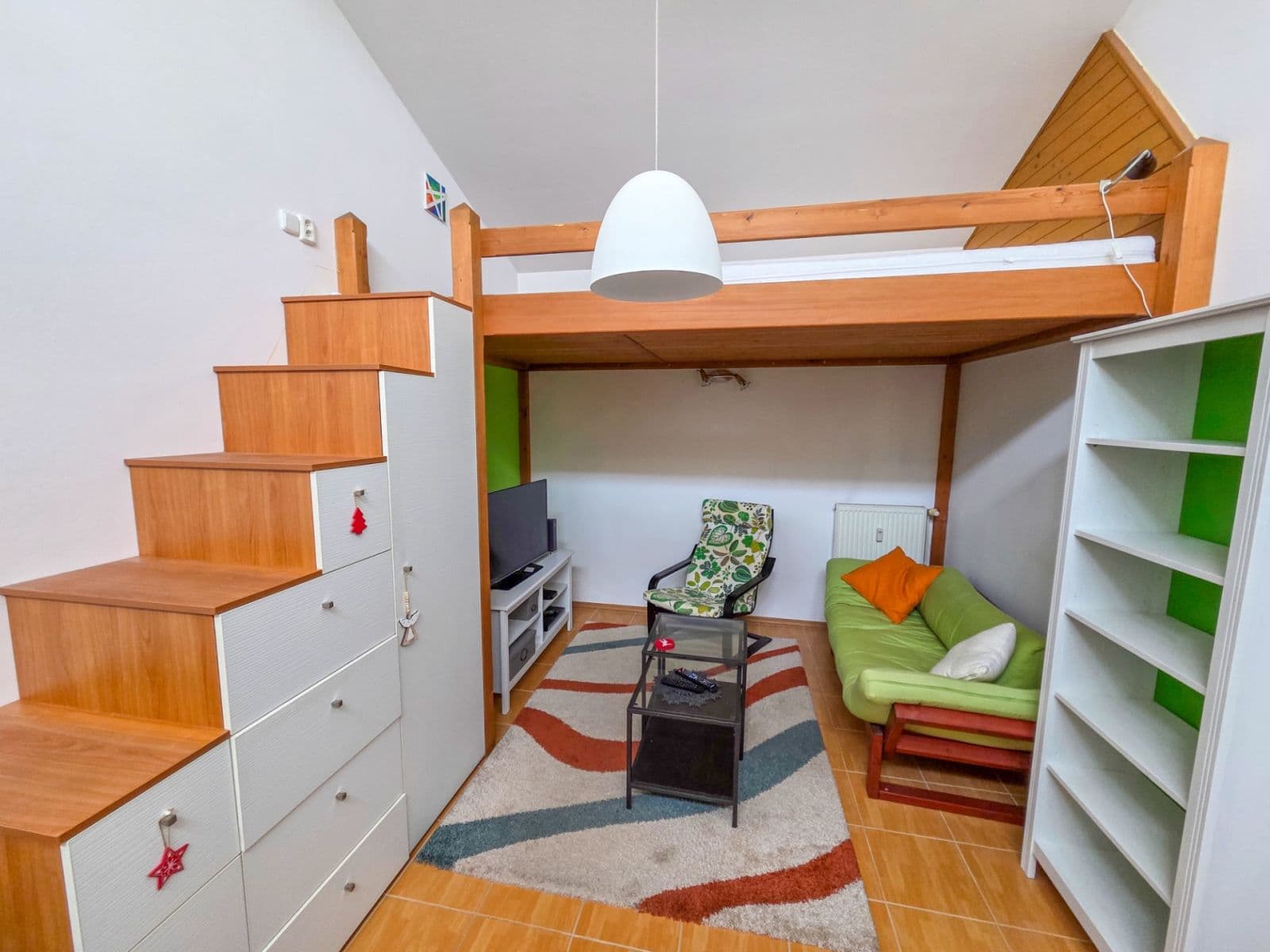 Prenájom bytu Garsoniéra 27 m², Štúrova, Praha, Praha Prenájom bytu Garsoniéra 27 m², Štúrova, Praha, Praha