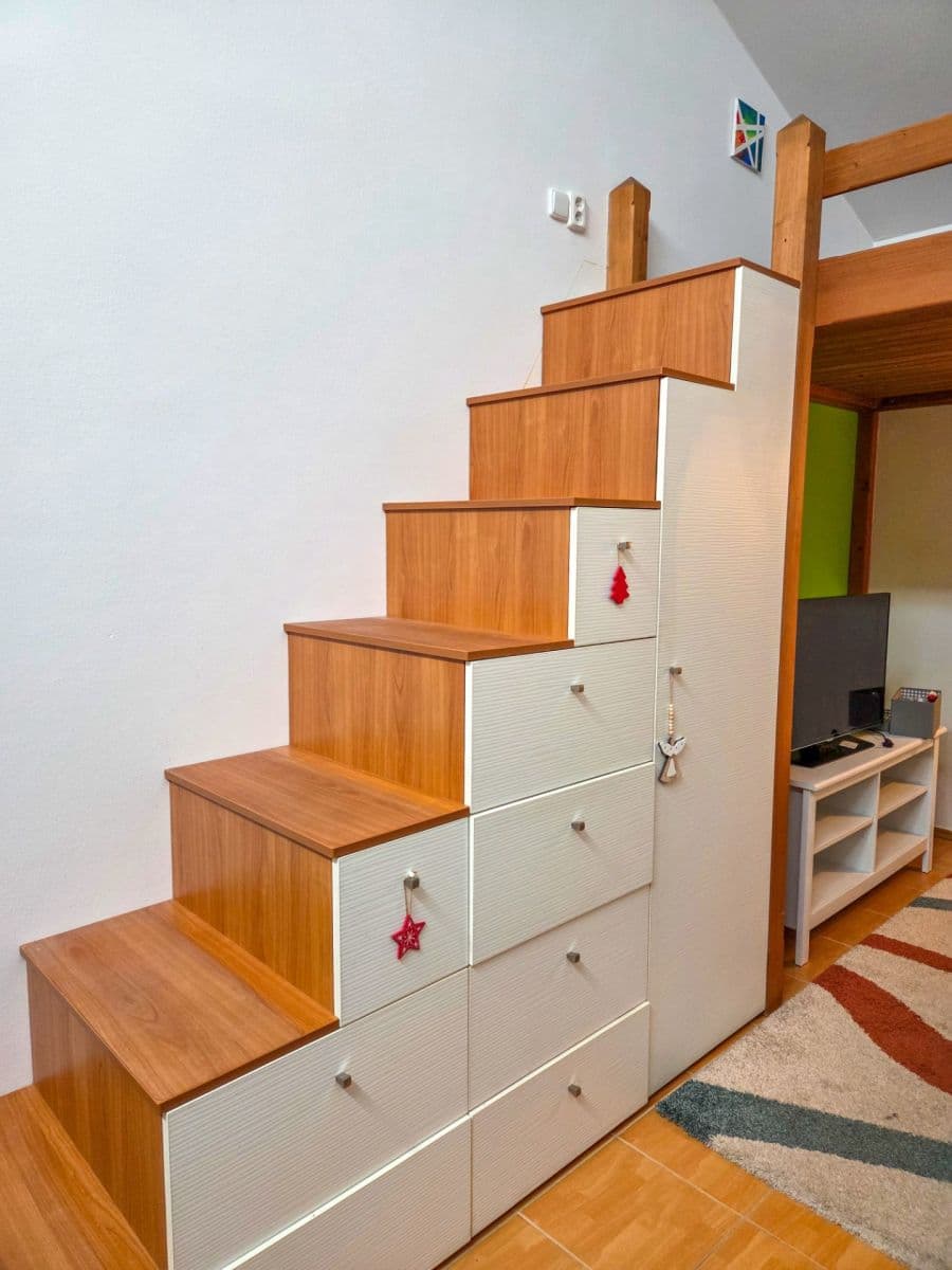 Prenájom bytu Garsoniéra 27 m², Štúrova, Praha, Praha Prenájom bytu Garsoniéra 27 m², Štúrova, Praha, Praha