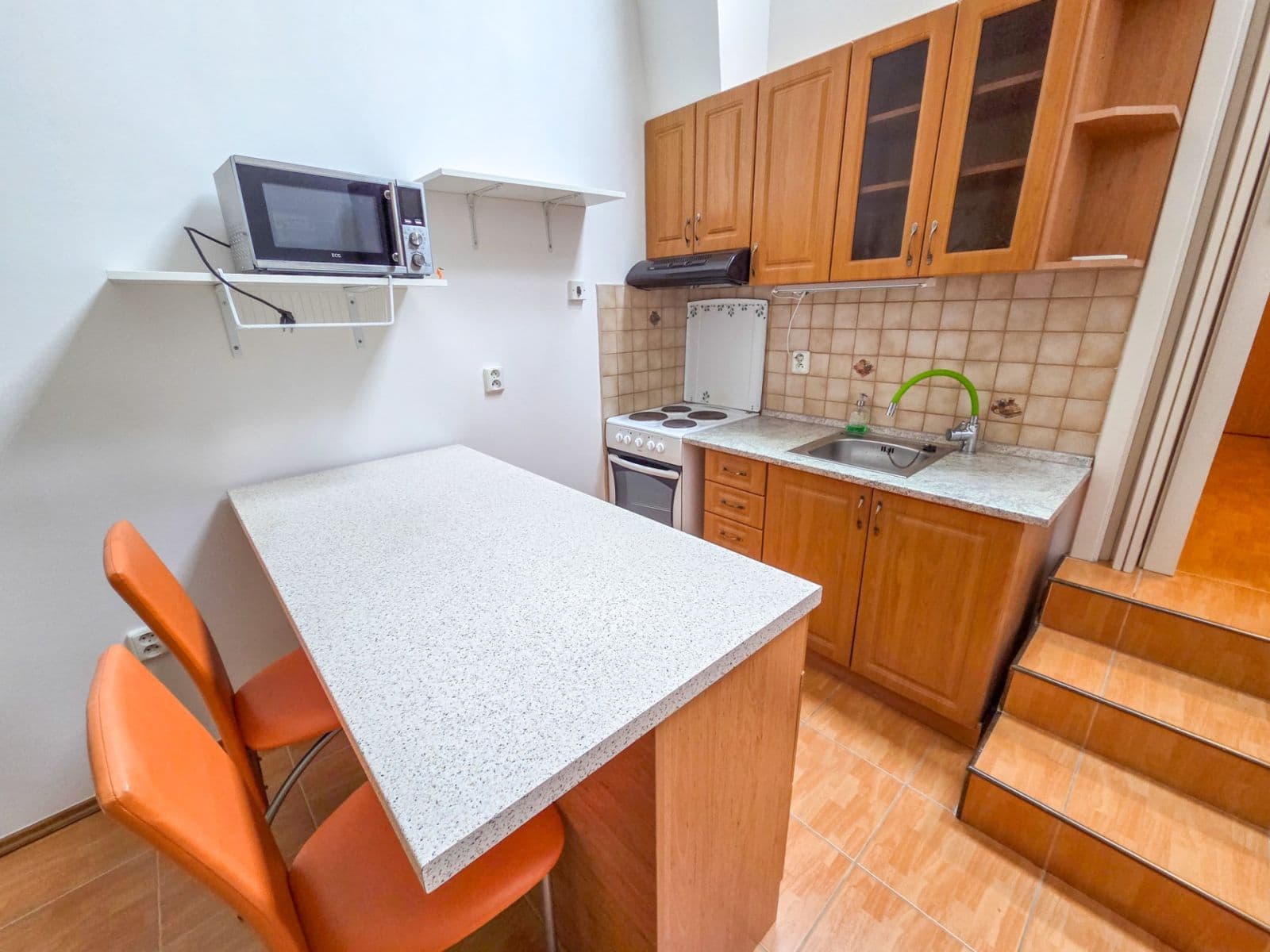 Prenájom bytu Garsoniéra 27 m², Štúrova, Praha, Praha Prenájom bytu Garsoniéra 27 m², Štúrova, Praha, Praha