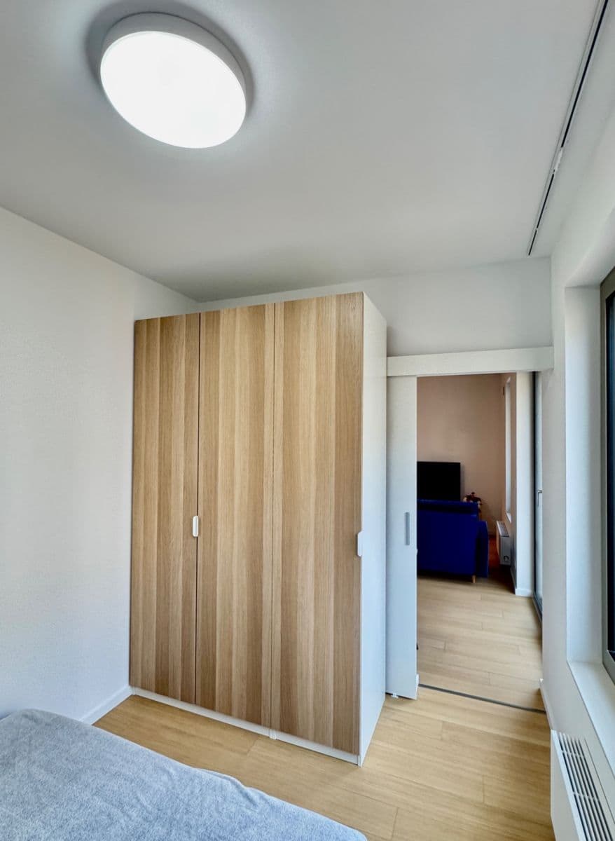 Prenájom bytu 2-izbový 37 m², Račianska, Nové Mesto, Bratislavský kraj Prenájom bytu 2-izbový 37 m², Račianska, Nové Mesto, Bratislavský kraj