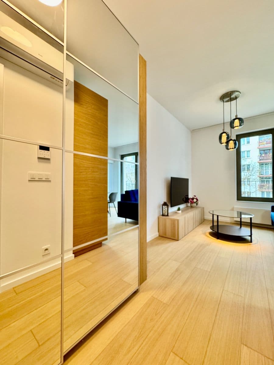 Prenájom bytu 2-izbový 37 m², Račianska, Nové Mesto, Bratislavský kraj Prenájom bytu 2-izbový 37 m², Račianska, Nové Mesto, Bratislavský kraj