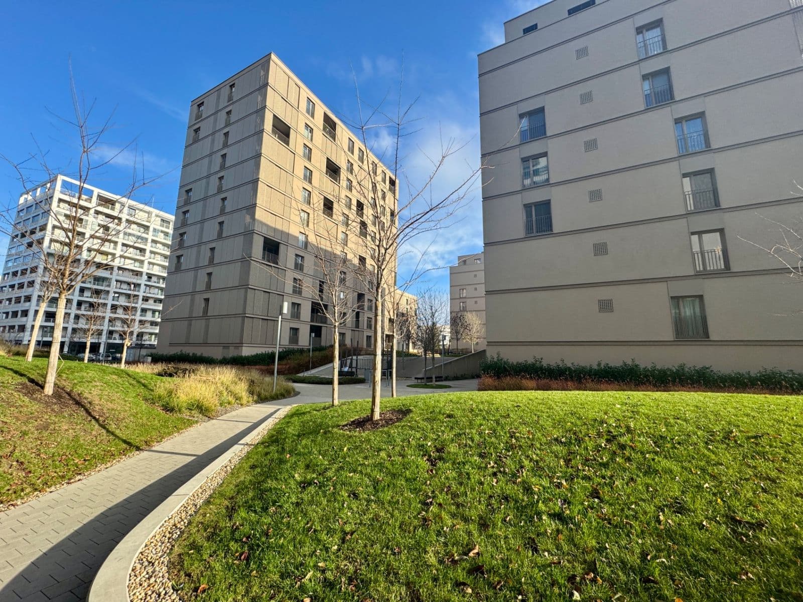 Prenájom bytu 2-izbový 37 m², Račianska, Nové Mesto, Bratislavský kraj Prenájom bytu 2-izbový 37 m², Račianska, Nové Mesto, Bratislavský kraj