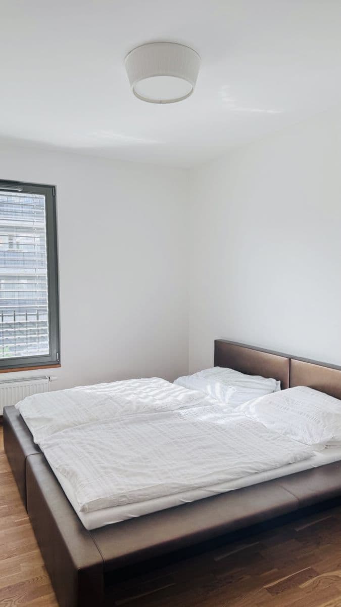 Prenájom bytu 3-izbový 64 m², Rudolfa Mocka, Karlova Ves, Bratislavský kraj Prenájom bytu 3-izbový 64 m², Rudolfa Mocka, Karlova Ves, Bratislavský kraj