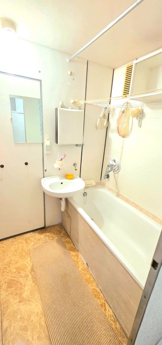 Prenájom bytu 2-izbový 43 m², Pod Homolkou, Beroun, Středočeský kraj Prenájom bytu 2-izbový 43 m², Pod Homolkou, Beroun, Středočeský kraj