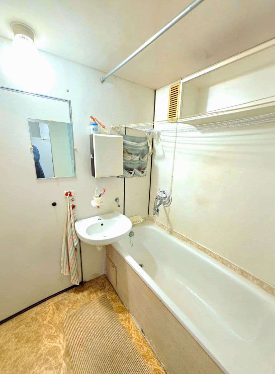 Prenájom bytu 2-izbový 43 m², Pod Homolkou, Beroun, Středočeský kraj Prenájom bytu 2-izbový 43 m², Pod Homolkou, Beroun, Středočeský kraj