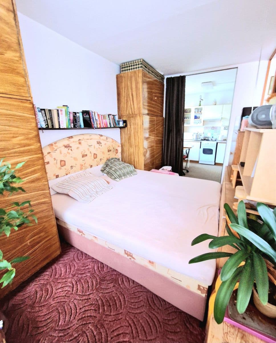 Prenájom bytu 2-izbový 43 m², Pod Homolkou, Beroun, Středočeský kraj Prenájom bytu 2-izbový 43 m², Pod Homolkou, Beroun, Středočeský kraj