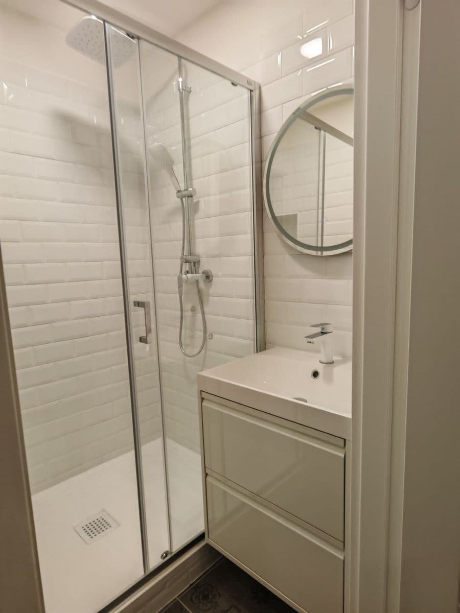 Prenájom bytu 3-izbový 61 m², Murmanská, Praha, Praha Prenájom bytu 3-izbový 61 m², Murmanská, Praha, Praha