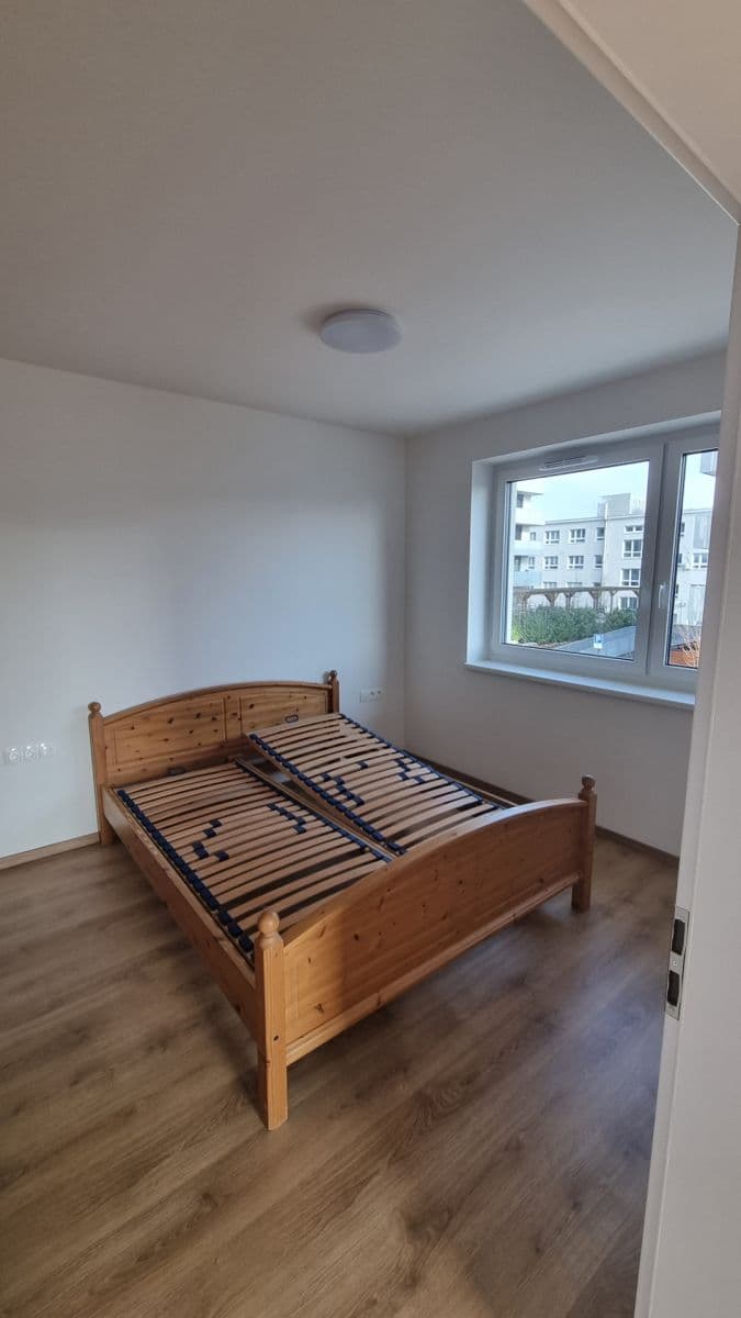 Prenájom bytu 2-izbový 57 m², Nové Mesto, Bratislavský kraj Prenájom bytu 2-izbový 57 m², Nové Mesto, Bratislavský kraj