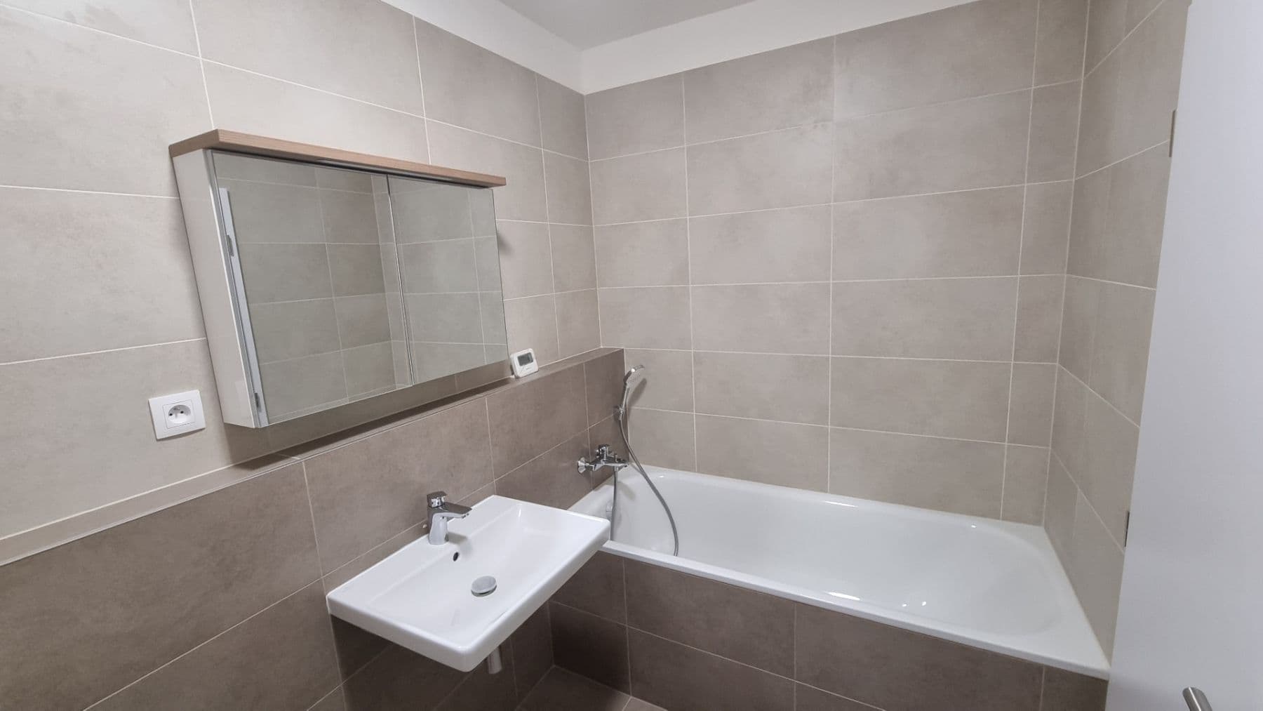 Prenájom bytu 2-izbový 57 m², Nové Mesto, Bratislavský kraj Prenájom bytu 2-izbový 57 m², Nové Mesto, Bratislavský kraj