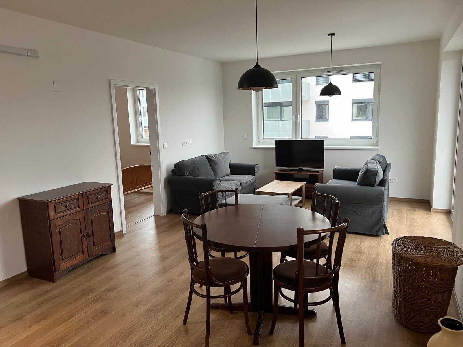 Prenájom bytu 2-izbový 57 m², Nové Mesto, Bratislavský kraj Prenájom bytu 2-izbový 57 m², Nové Mesto, Bratislavský kraj