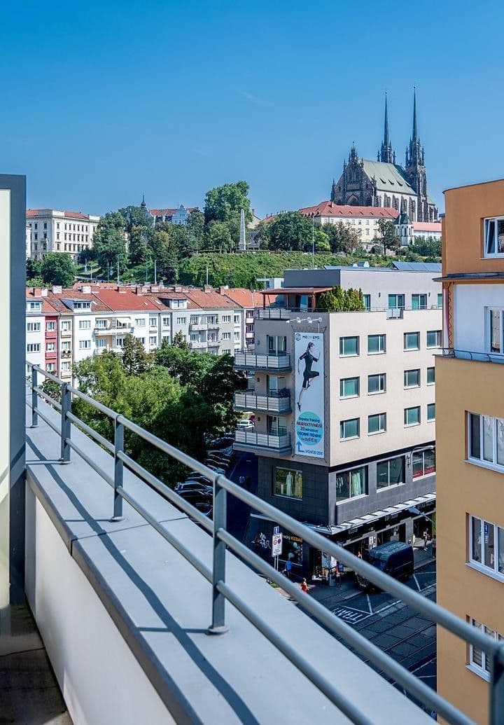 Prenájom bytu 3-izbový 77 m², Hybešova, Hrušovany u Brna, Jihomoravský kraj Prenájom bytu 3-izbový 77 m², Hybešova, Hrušovany u Brna, Jihomoravský kraj