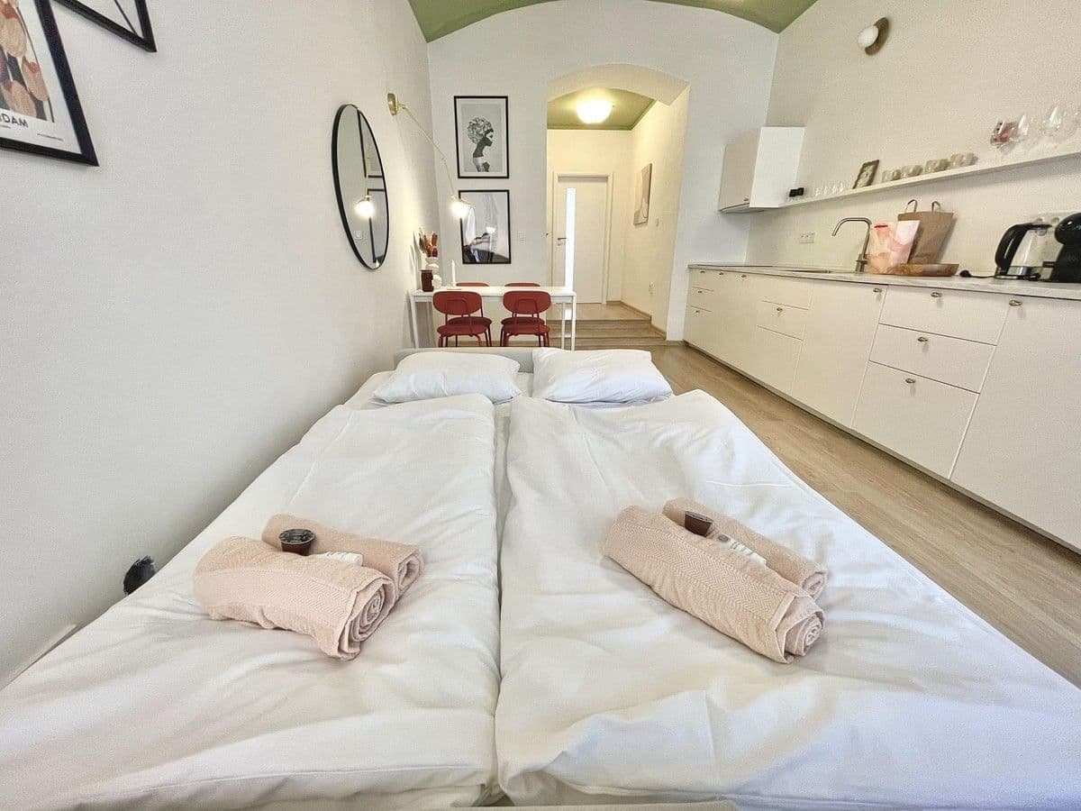 Prenájom bytu 42 m², Rumunská, Praha, Praha Prenájom bytu 42 m², Rumunská, Praha, Praha