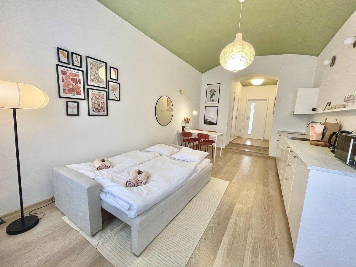Prenájom bytu 42 m², Rumunská, Praha, Praha Prenájom bytu 42 m², Rumunská, Praha, Praha