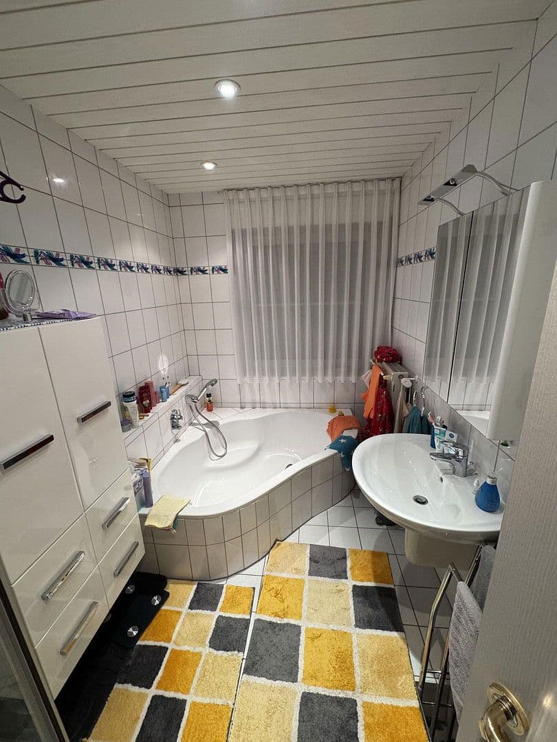 Predaj bytu 6-izbový 76 m², Saarbrücker Straße 51, Attendorn, Severné Porýnie - Westfálsko Predaj bytu 6-izbový 76 m², Saarbrücker Straße 51, Attendorn, Severné Porýnie - Westfálsko