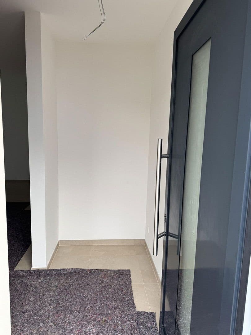 Prenájom bytu 3-izbový 91 m², Am Lupinenfeld 33, Berlin, Berlín Prenájom bytu 3-izbový 91 m², Am Lupinenfeld 33, Berlin, Berlín