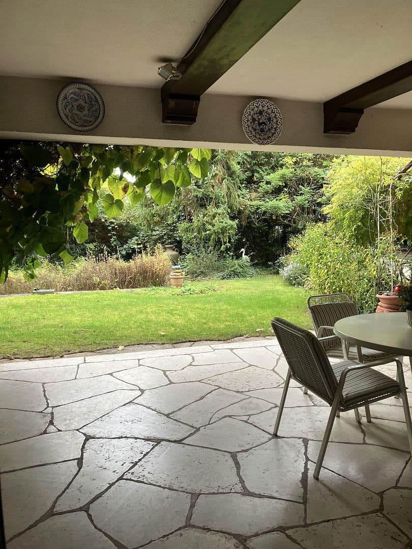 Predaj domu 365 m², pozemek 1.250 m², Saarbrücken, Sársko Predaj domu 365 m², pozemek 1.250 m², Saarbrücken, Sársko