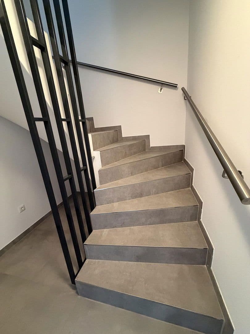 Prenájom domu 200 m², pozemek 60 m², Ofenbach, Hesensko Prenájom domu 200 m², pozemek 60 m², Ofenbach, Hesensko