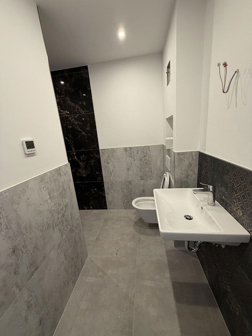 Prenájom domu 200 m², pozemek 60 m², Ofenbach, Hesensko Prenájom domu 200 m², pozemek 60 m², Ofenbach, Hesensko