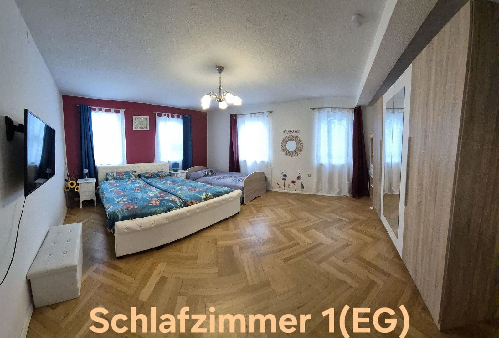 Predaj domu 313 m², pozemek 480 m², Hüllreuthstr 13, Michelau in Oberfranken, Bavorsko Predaj domu 313 m², pozemek 480 m², Hüllreuthstr 13, Michelau in Oberfranken, Bavorsko