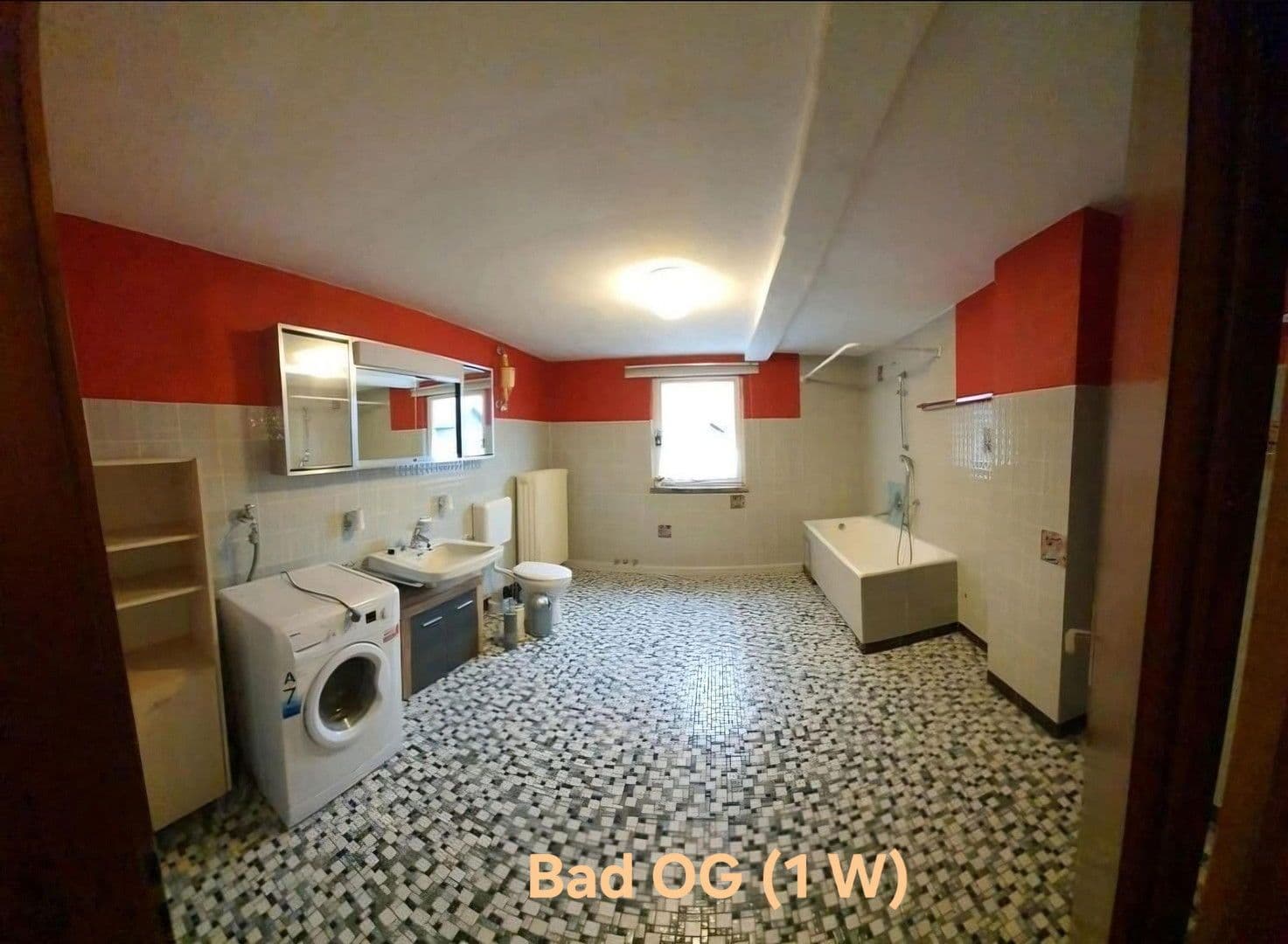 Predaj domu 313 m², pozemek 480 m², Hüllreuthstr 13, Michelau in Oberfranken, Bavorsko Predaj domu 313 m², pozemek 480 m², Hüllreuthstr 13, Michelau in Oberfranken, Bavorsko