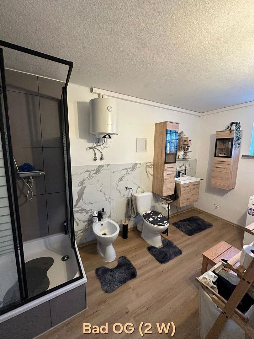 Predaj domu 313 m², pozemek 480 m², Hüllreuthstr 13, Michelau in Oberfranken, Bavorsko Predaj domu 313 m², pozemek 480 m², Hüllreuthstr 13, Michelau in Oberfranken, Bavorsko