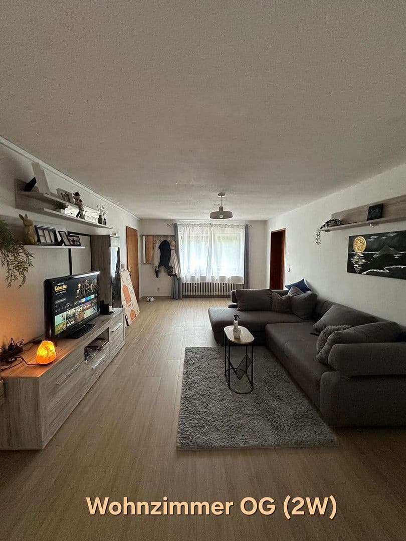 Predaj domu 313 m², pozemek 480 m², Hüllreuthstr 13, Michelau in Oberfranken, Bavorsko Predaj domu 313 m², pozemek 480 m², Hüllreuthstr 13, Michelau in Oberfranken, Bavorsko