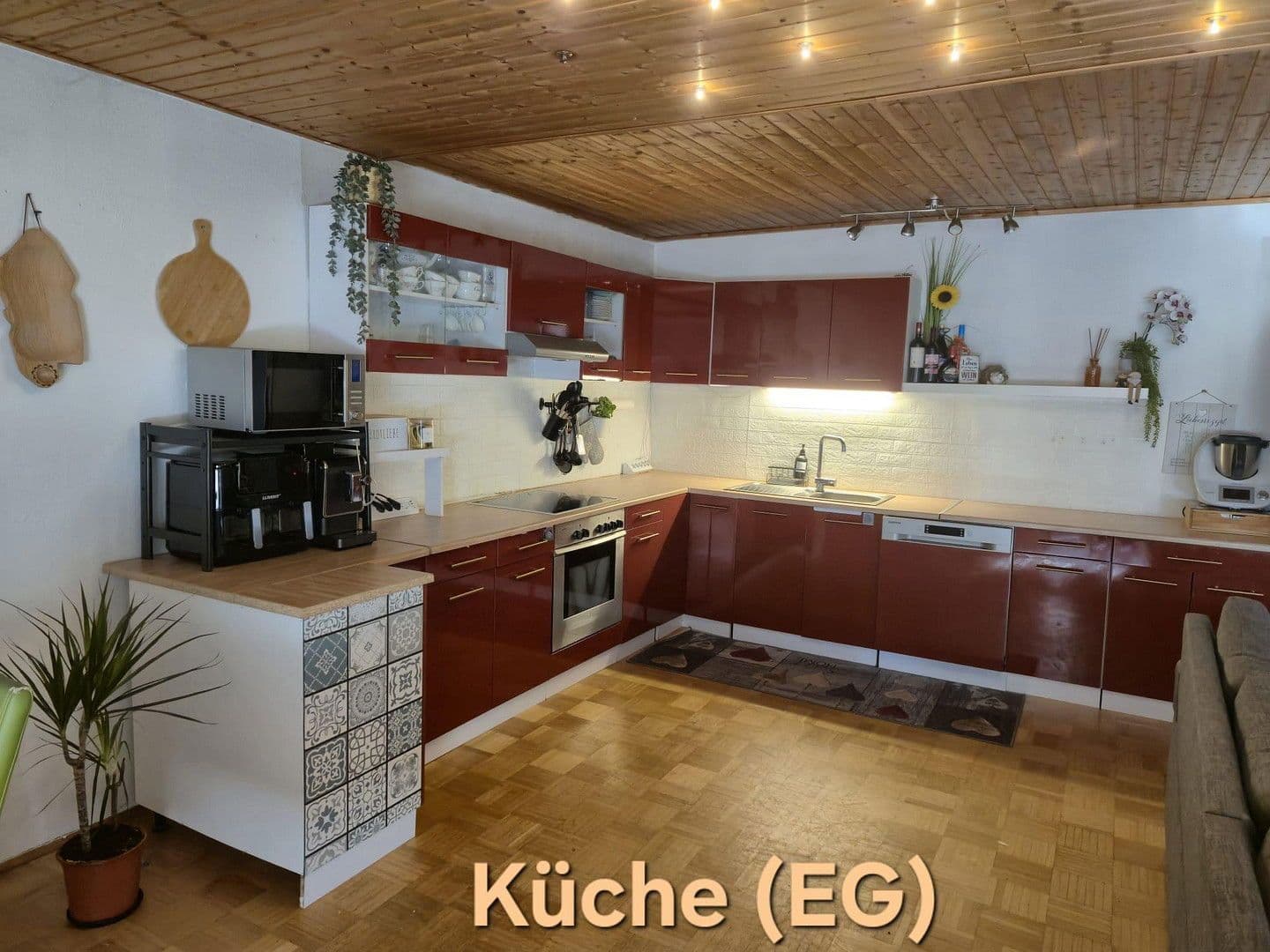 Predaj domu 313 m², pozemek 480 m², Hüllreuthstr 13, Michelau in Oberfranken, Bavorsko Predaj domu 313 m², pozemek 480 m², Hüllreuthstr 13, Michelau in Oberfranken, Bavorsko