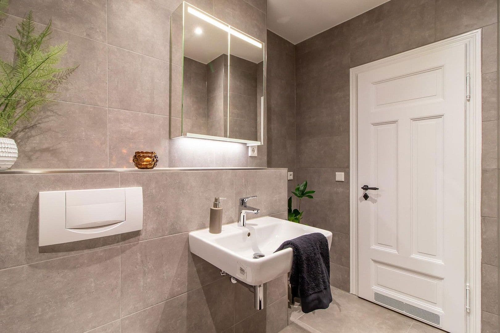 Prenájom bytu 2-izbový 73 m², Chemnitz, Sasko Prenájom bytu 2-izbový 73 m², Chemnitz, Sasko